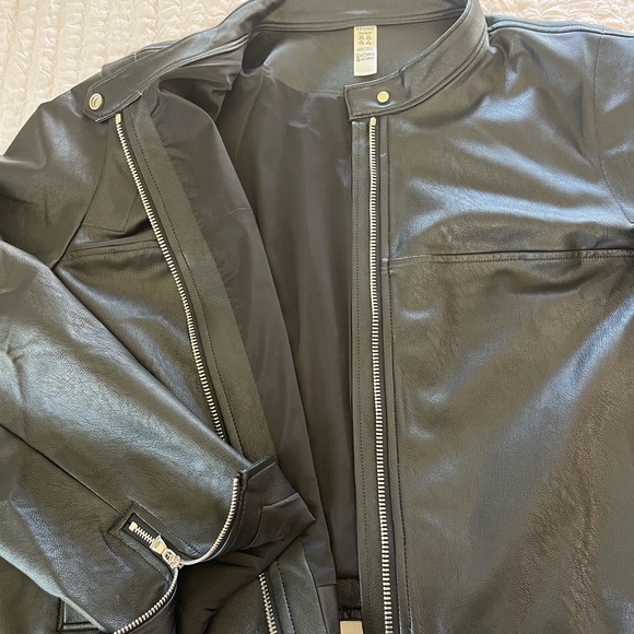 SPANX Black Leather Motorcycle Jacket with Zipper Closure- 2X - Picture 4 of 8